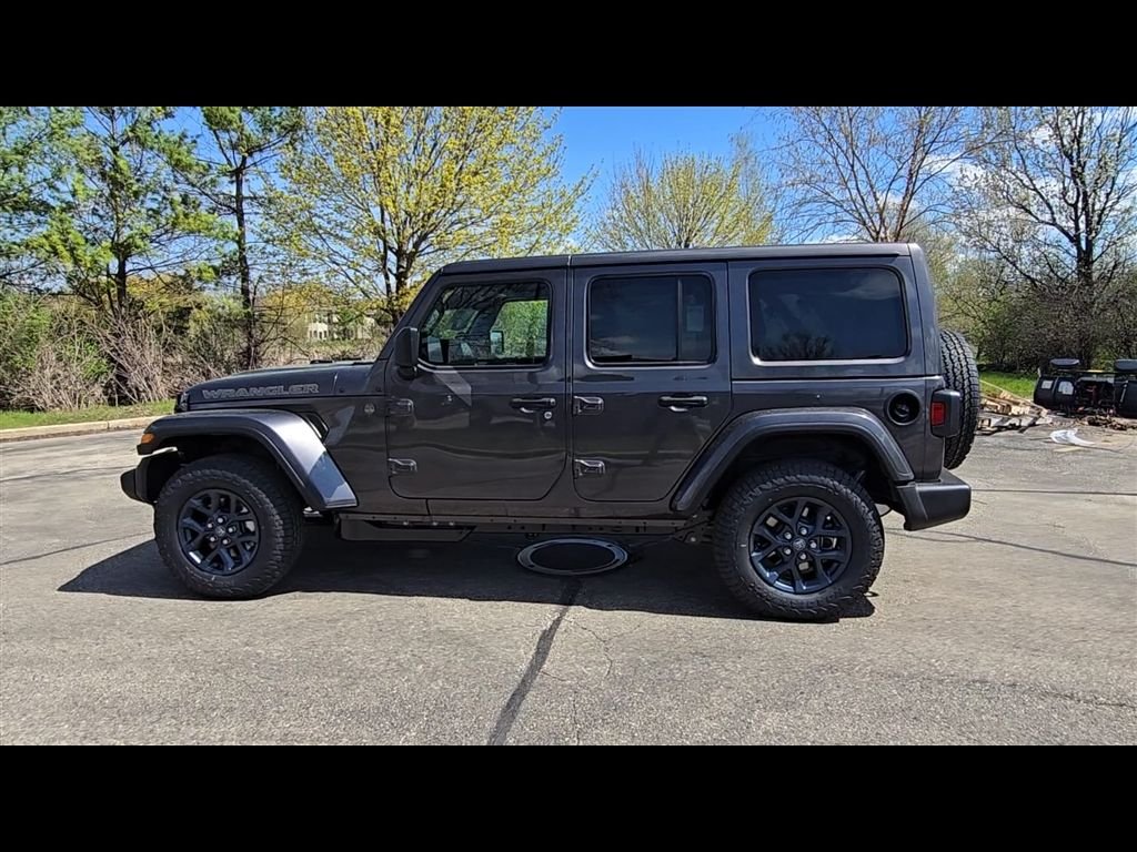 New 2026 Granite Crystal Metallic Clear-Coat Exterior Paint Jeep 85th Anniversary Edition image 5