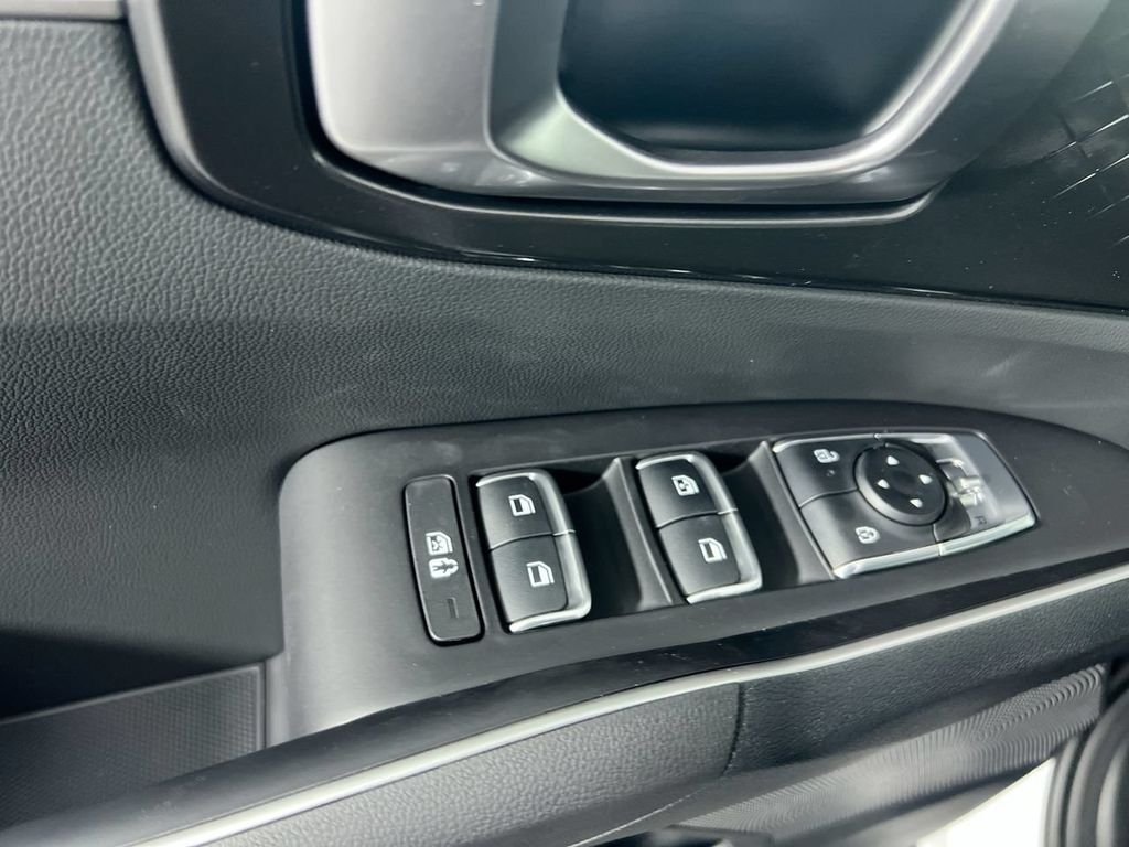 New 2026 Glacial White Pearl Kia LX image 14