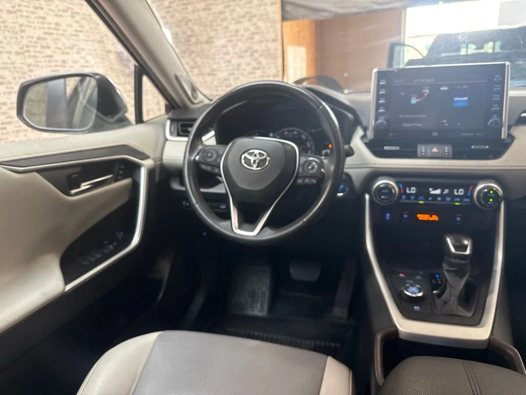 Used 2022 Gray Toyota Limited image 19