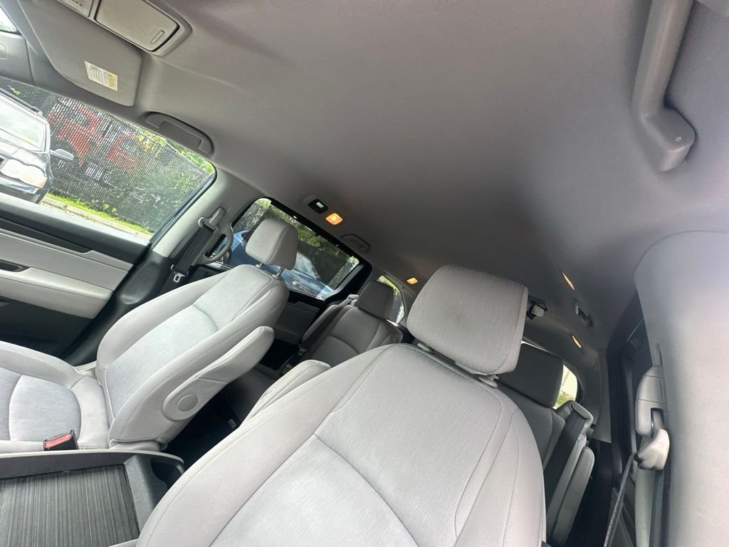 Used 2018  Honda EX image 11