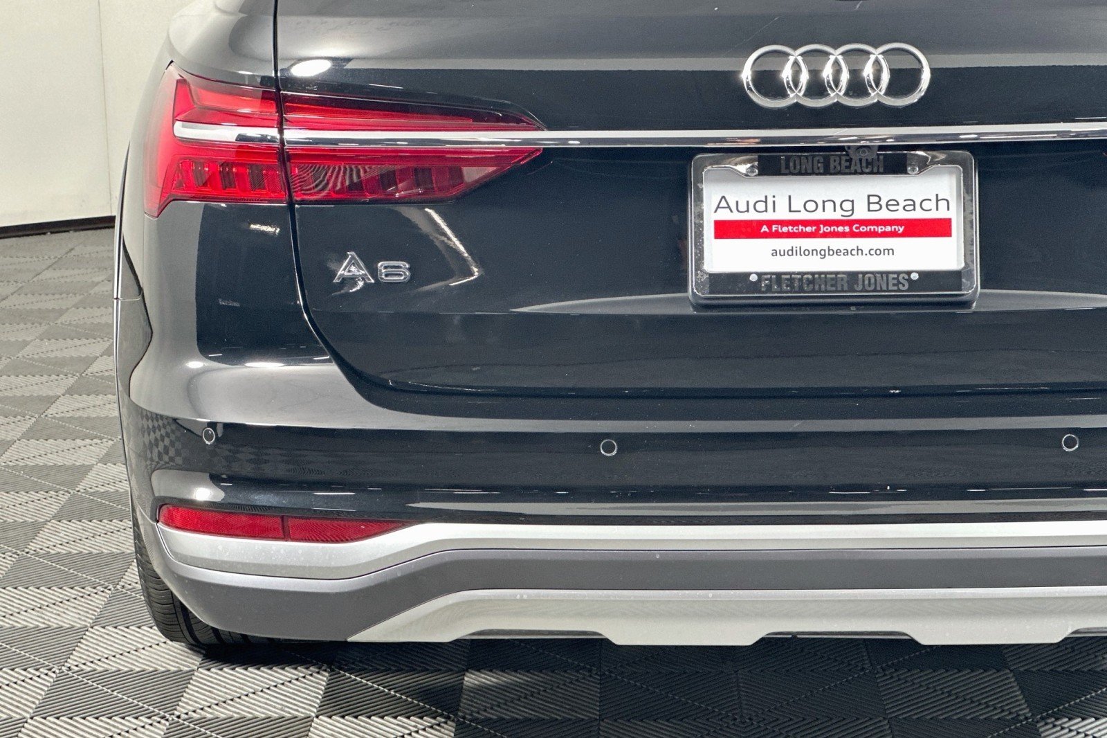 Used 2025 Mythos Black Metallic Audi Premium Plus image 17