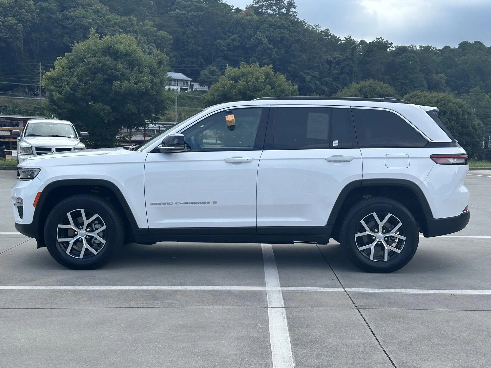 Used 2024 Bright White Clearcoat Jeep Limited image 4