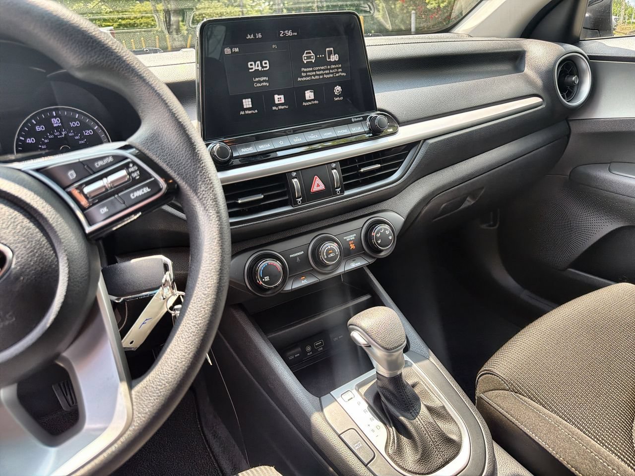 Used 2021 Black Kia LXS image 11