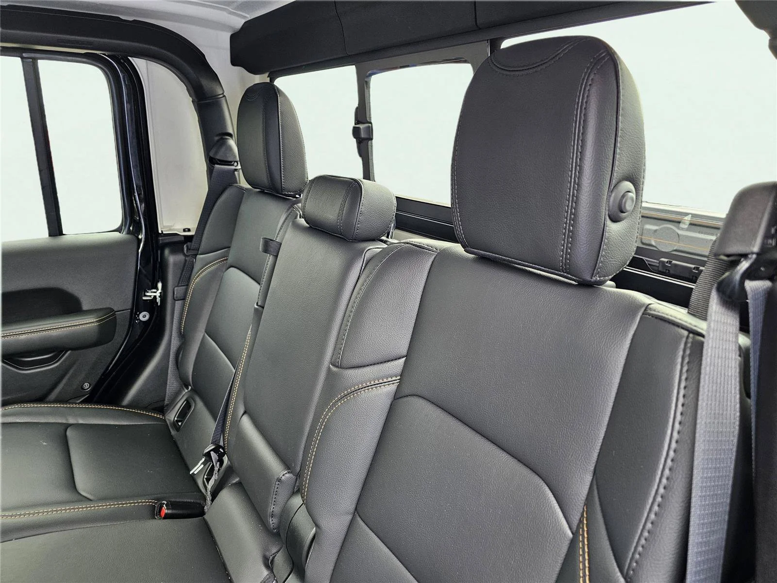 New 2026 Black Clearcoat Jeep Sahara image 32