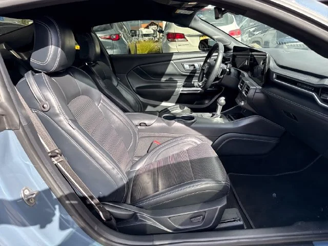 Used 2024 Vapor Blue Metallic Ford GT Premium image 9