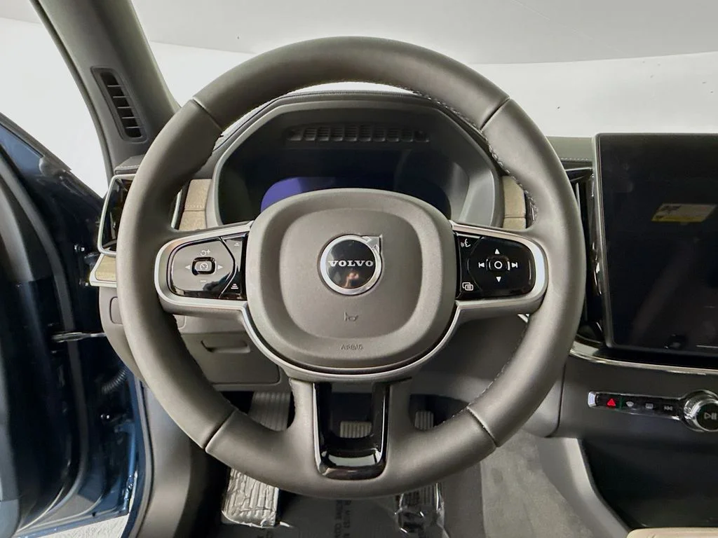 2026 Volvo XC90 Plus - Photo 11