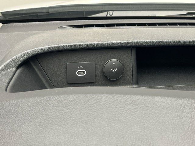 Used 2025 Oxford White Ford 250 image 17