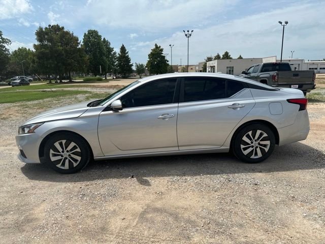 Used 2020 Silver Nissan 2.5 S image 7