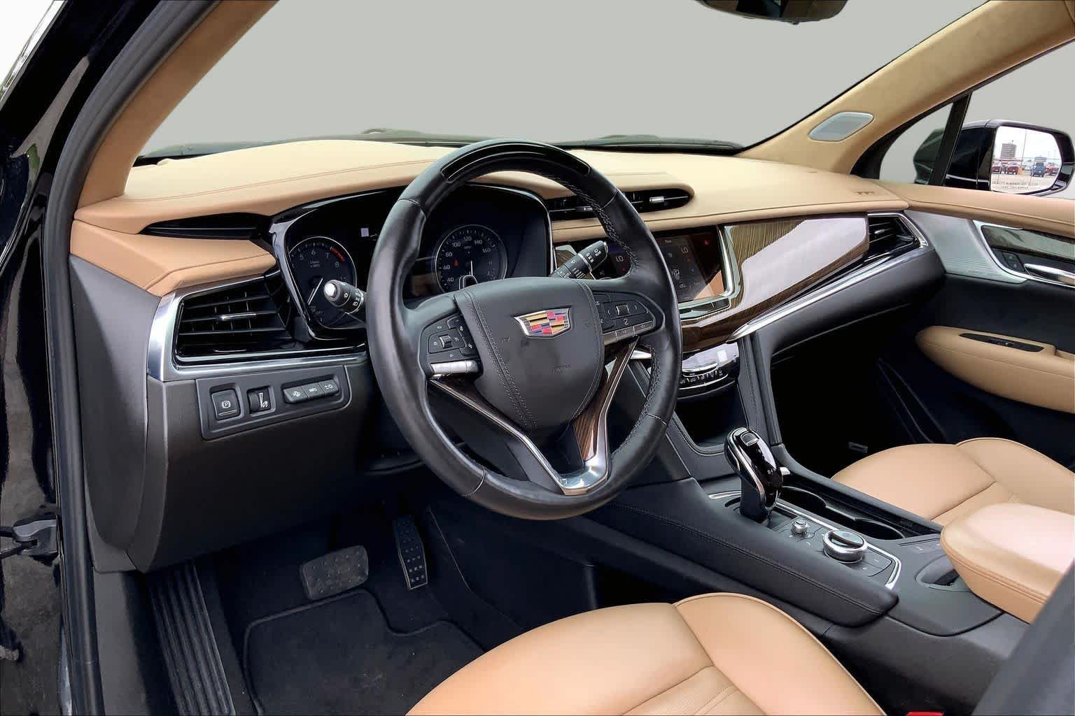Used 2023 Stellar Black Metallic Cadillac FWD Premium Luxury image 17