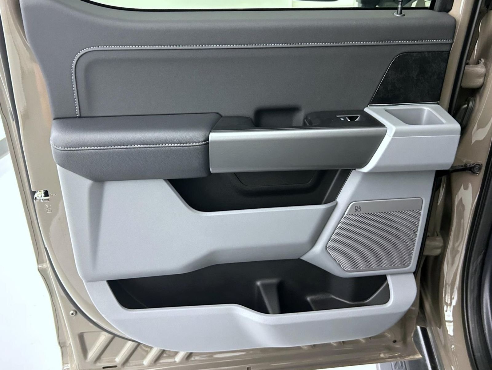 New 2026 Marsh Gray Ford XLT image 20