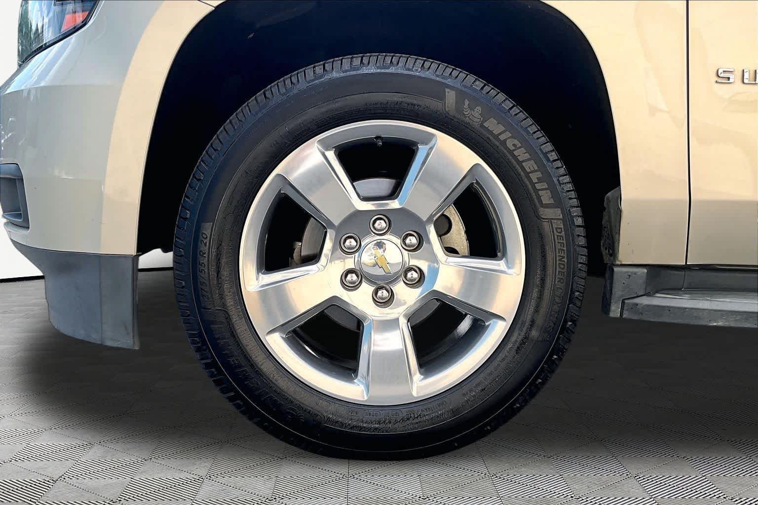 Used 2017 Champagne Silver Metallic Chevrolet LT image 11