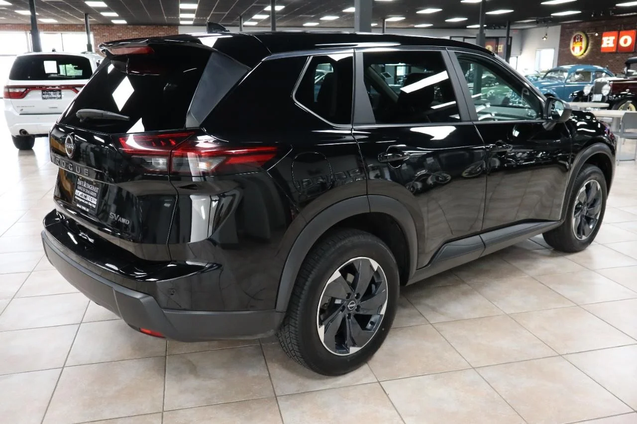 Used 2024 Super Black Nissan SV image 5