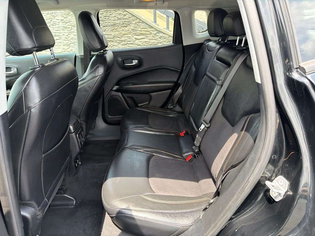 Used 2018 Black Jeep Latitude image 13