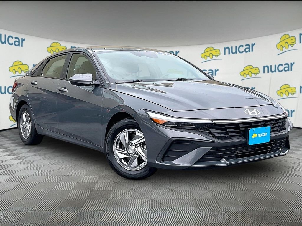 Used 2024 Gray Hyundai SE image 1