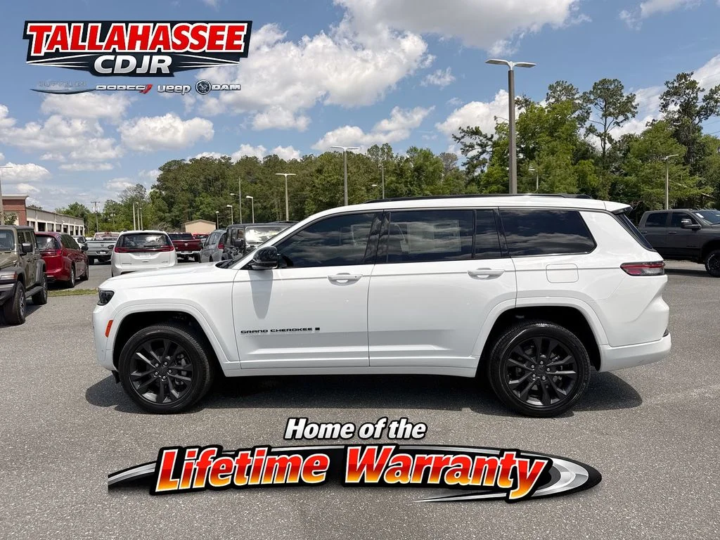New 2026 Bright White Clear-Coat Exterior Paint Jeep Limited Reserve image 8
