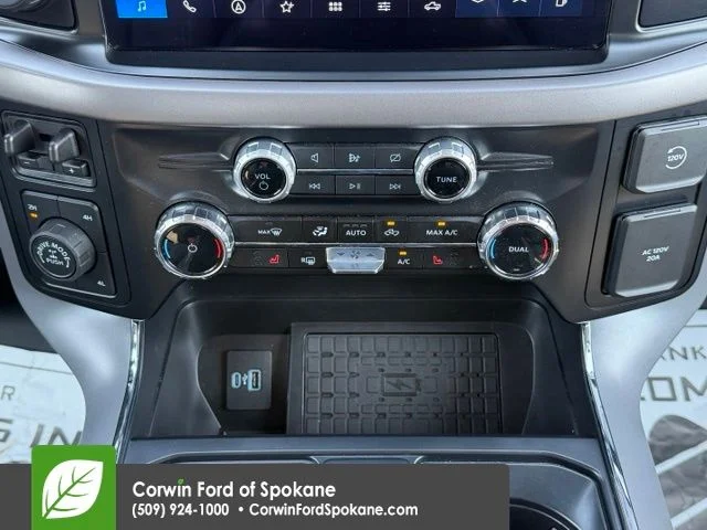 Used 2024 Oxford White Ford XLT image 30