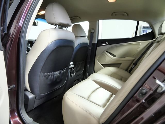 Used 2013 Red Kia EX image 15