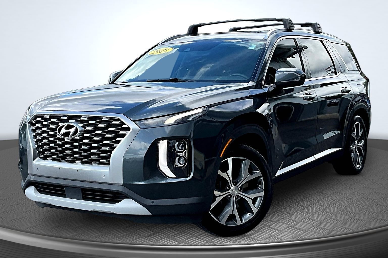 Used 2022 Gray Hyundai SEL image 1