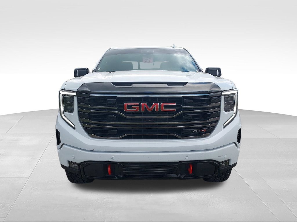 Used 2022 White GMC AT4 image 8