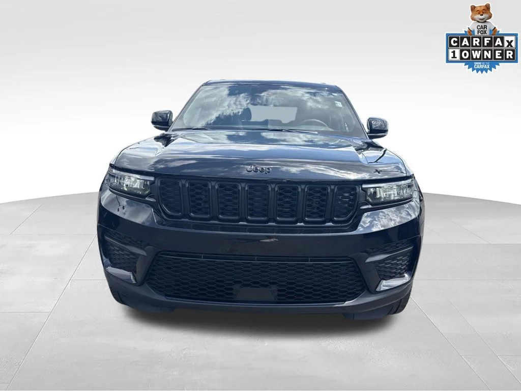 Used 2023 Black Jeep Altitude X image 9