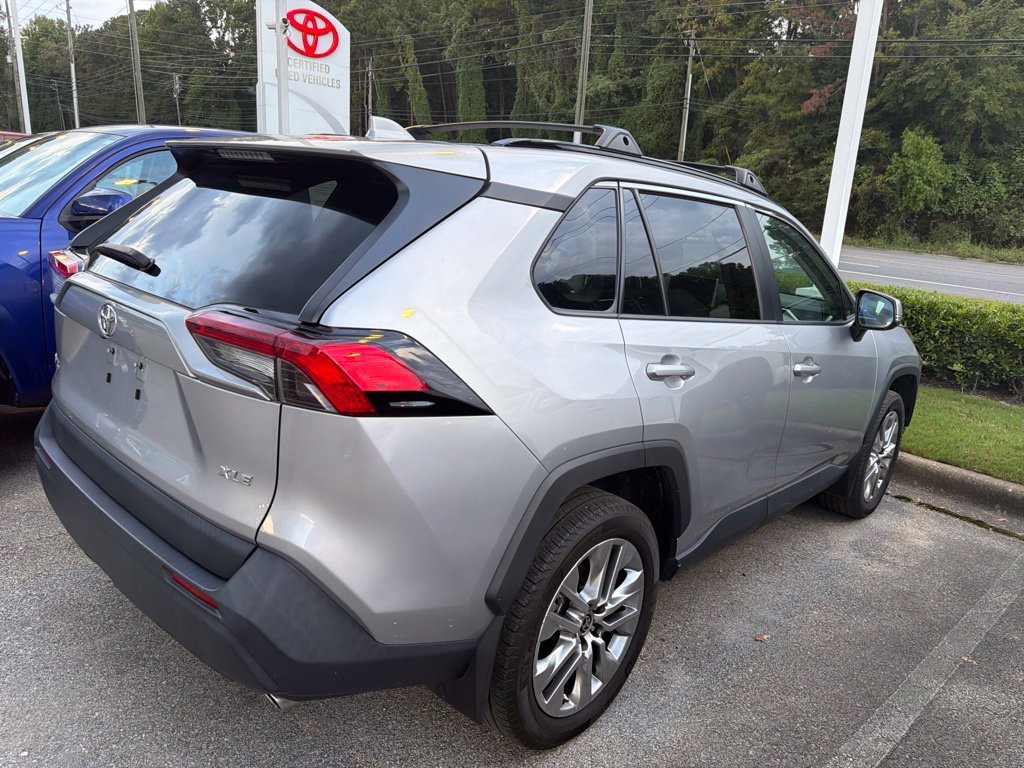 Used 2024 Silver Toyota XLE Premium image 3