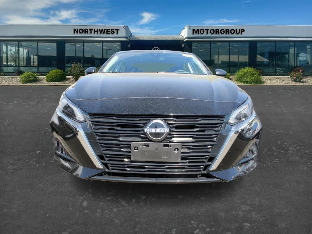 2025 Nissan Altima SV - Photo 9