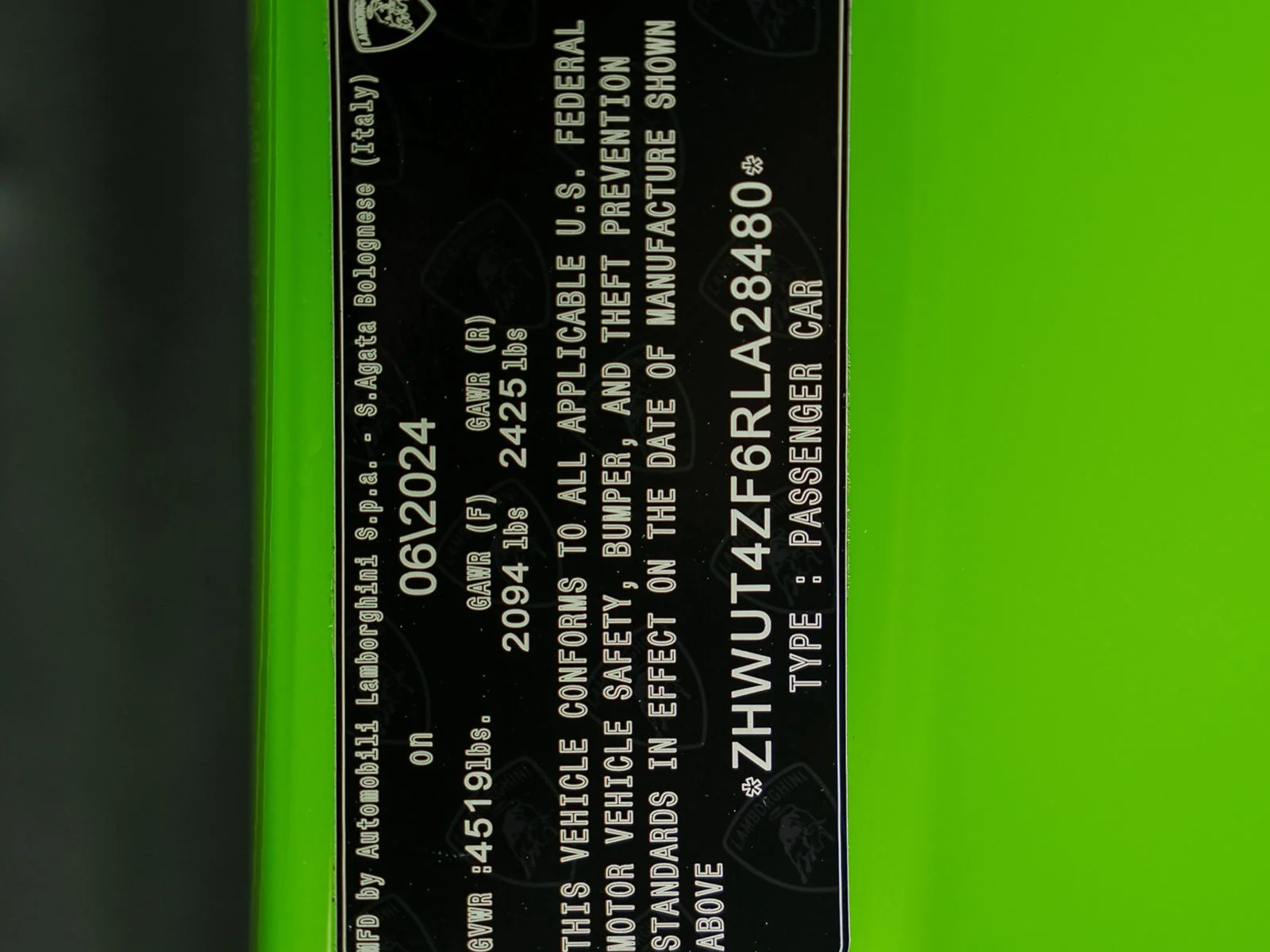 Used 2024 Green Lamborghini Base image 64