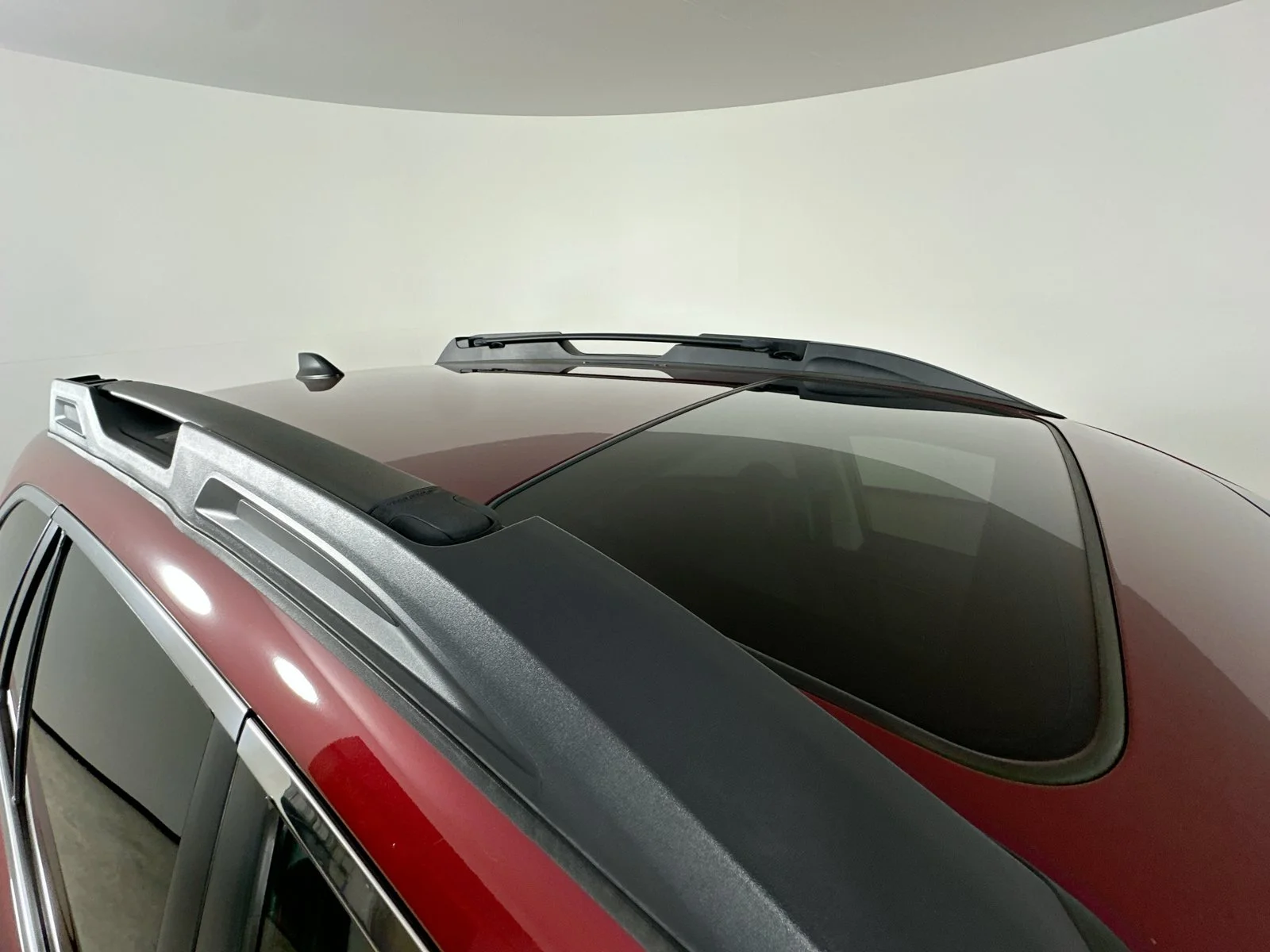 Used 2016 Red Subaru  image 11