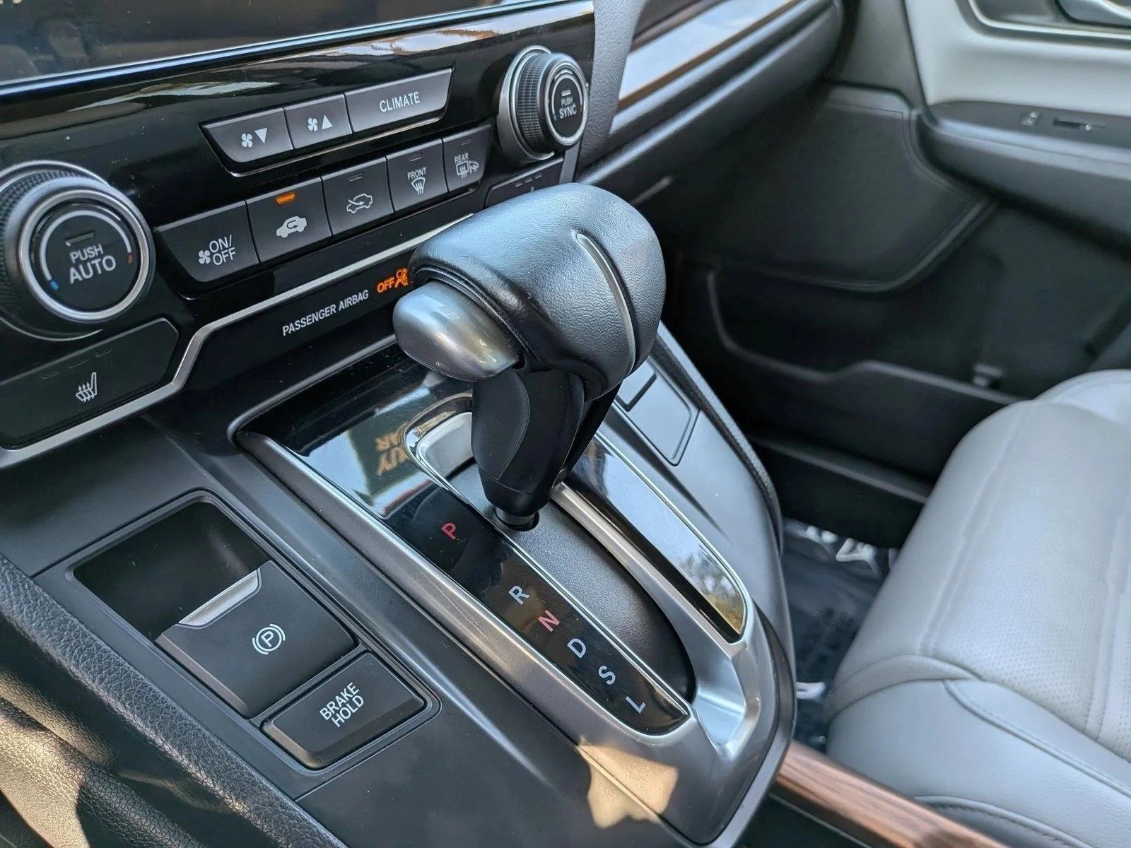 Used 2018 Silver/Gray Honda Touring image 14