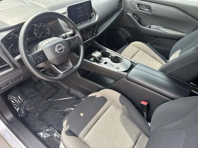 Used 2025 Silver Nissan S image 15