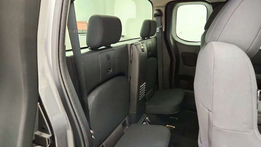 Used 2022 Gun Metallic Nissan King Cab 4x2 S Automatic image 20