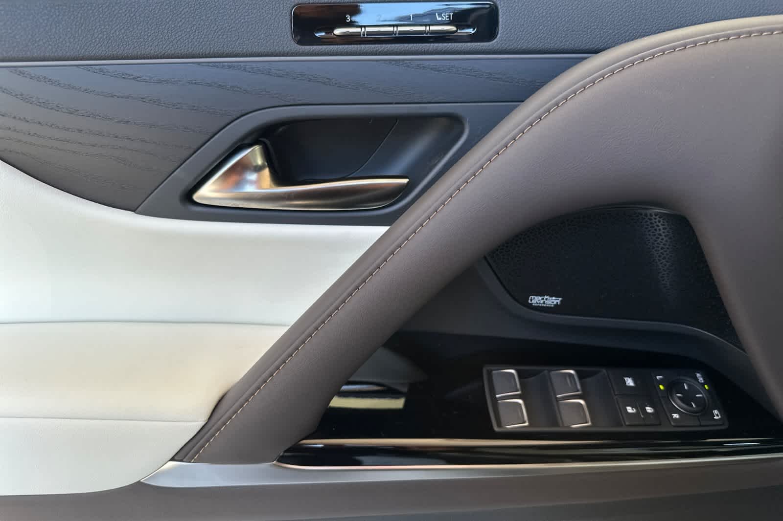 New 2026 Manganese Luster Lexus LX 700h LUXURY image 12