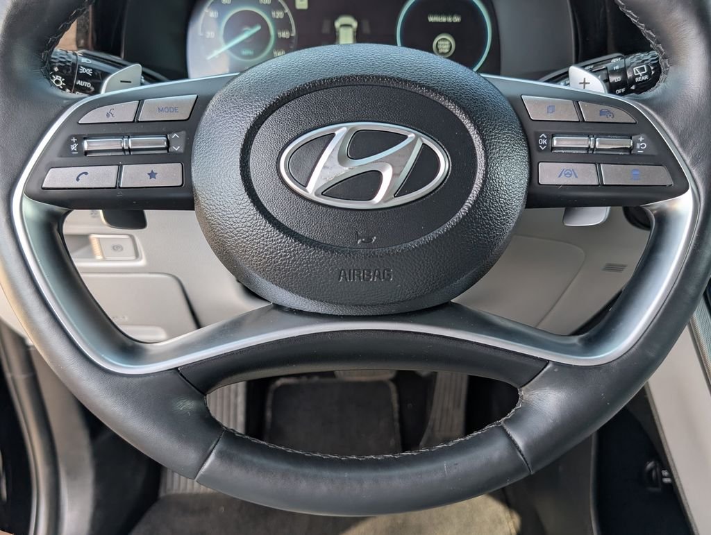Used 2023 Black Hyundai SEL image 5