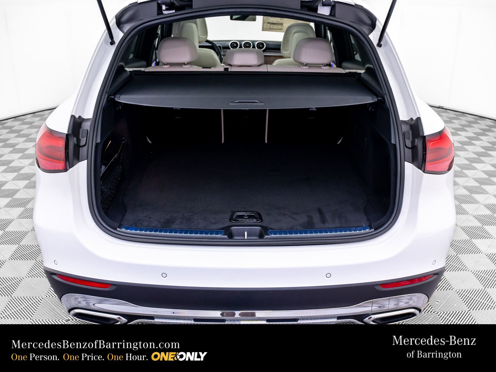 New 2026 Polar White Mercedes-Benz GLC 300 image 73