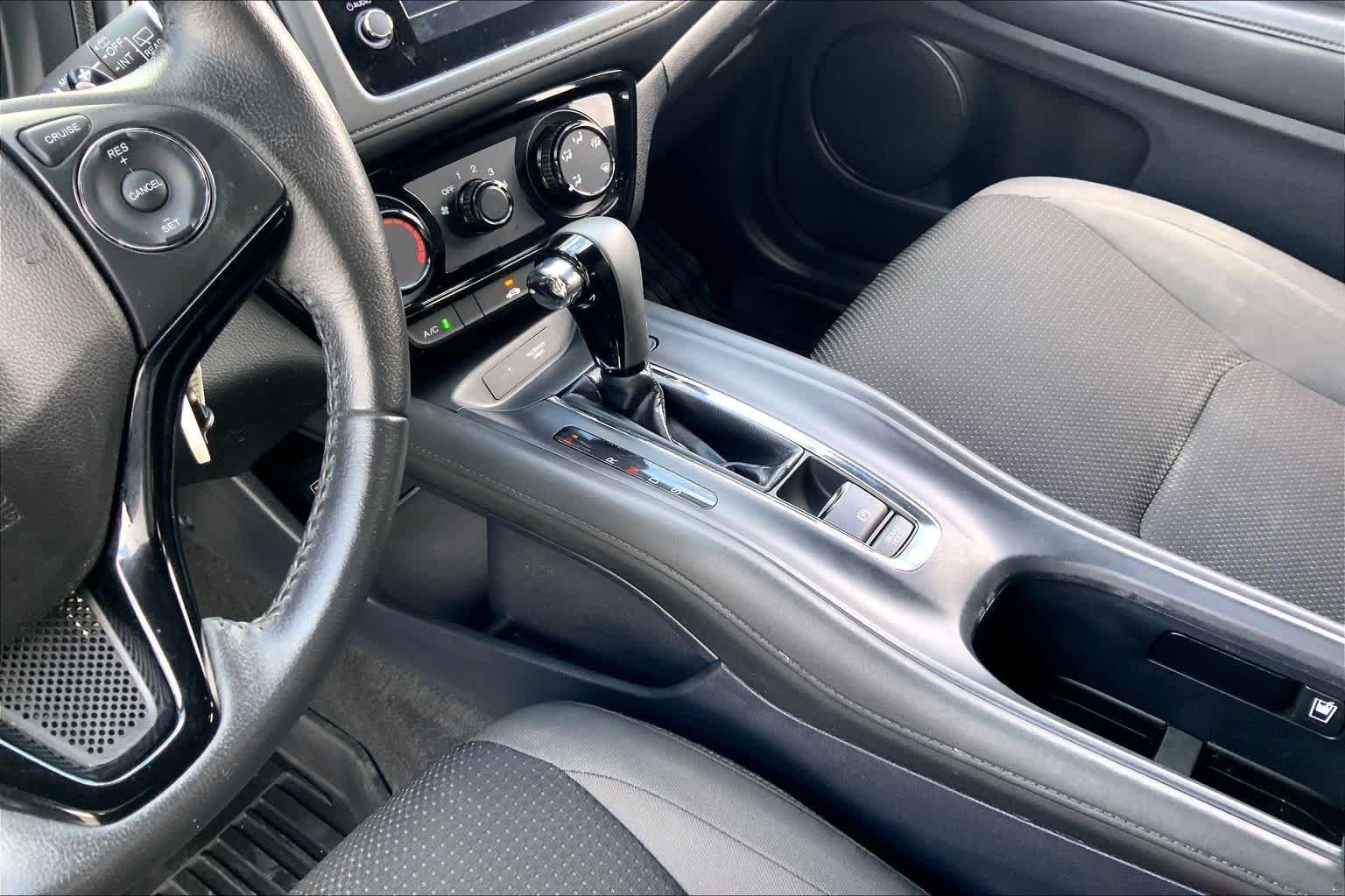 Used 2022 Platinum White Pearl Honda Sport image 16