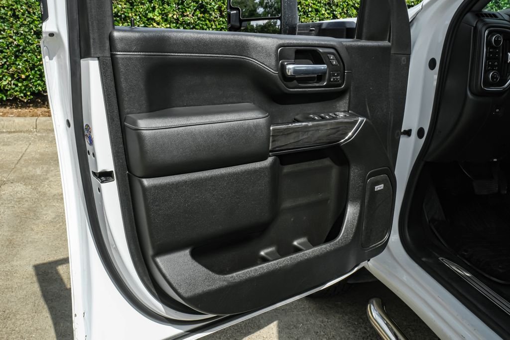 Used 2020 White Chevrolet LTZ image 46