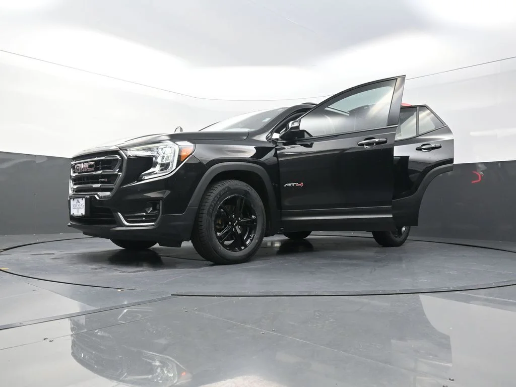 Used 2022 Black GMC AT4 image 34