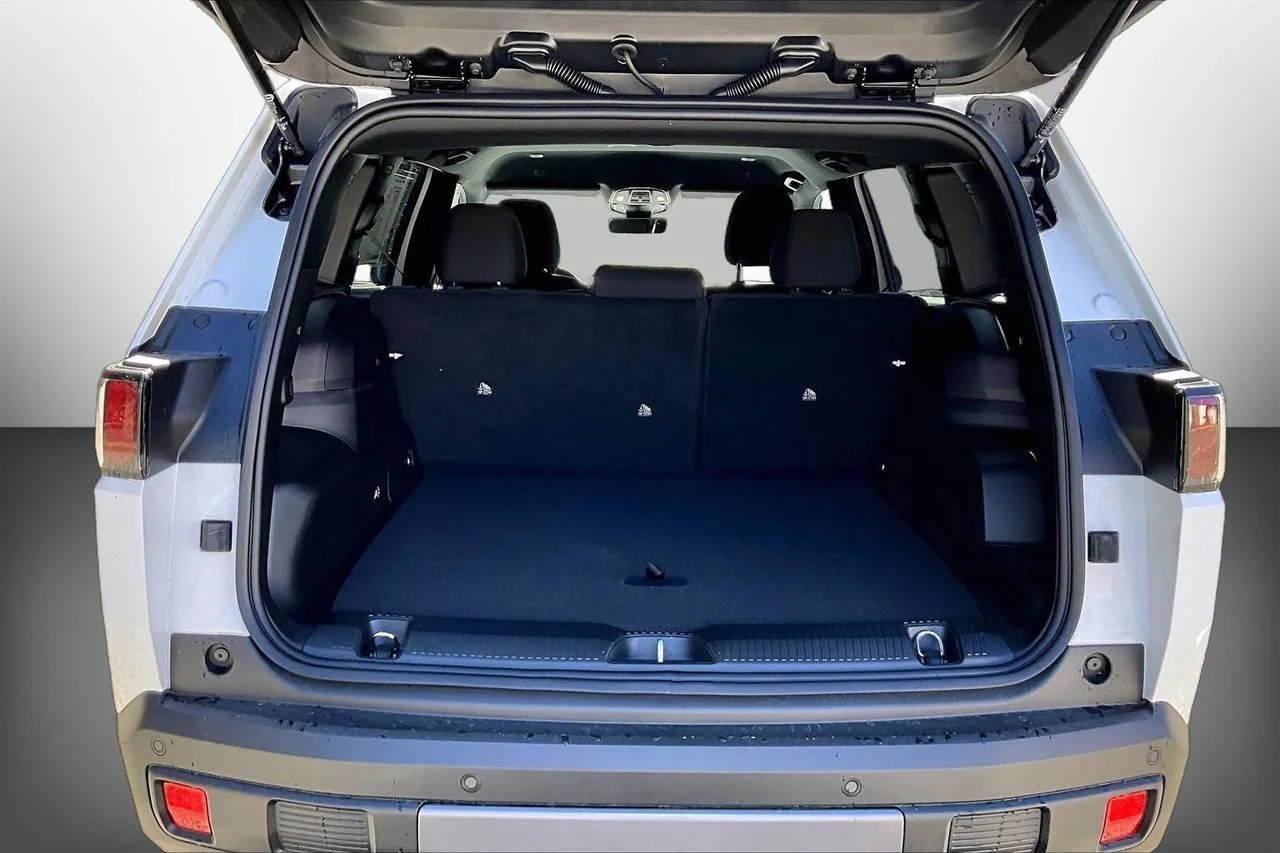 New 2026 Bright White Clearcoat Jeep Laredo image 20