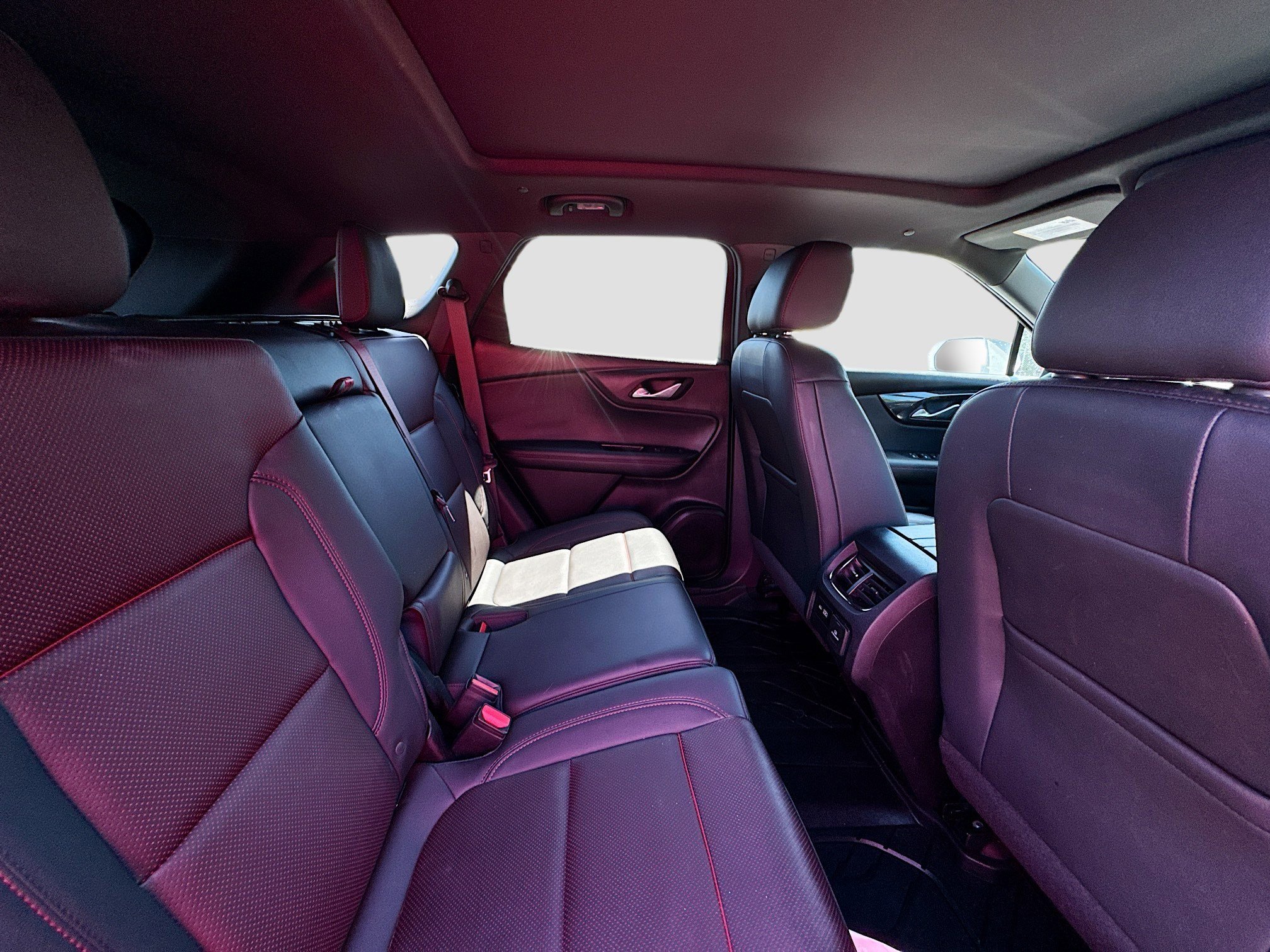 Used 2020 Iridescent Pearl Tricoat Chevrolet RS image 30