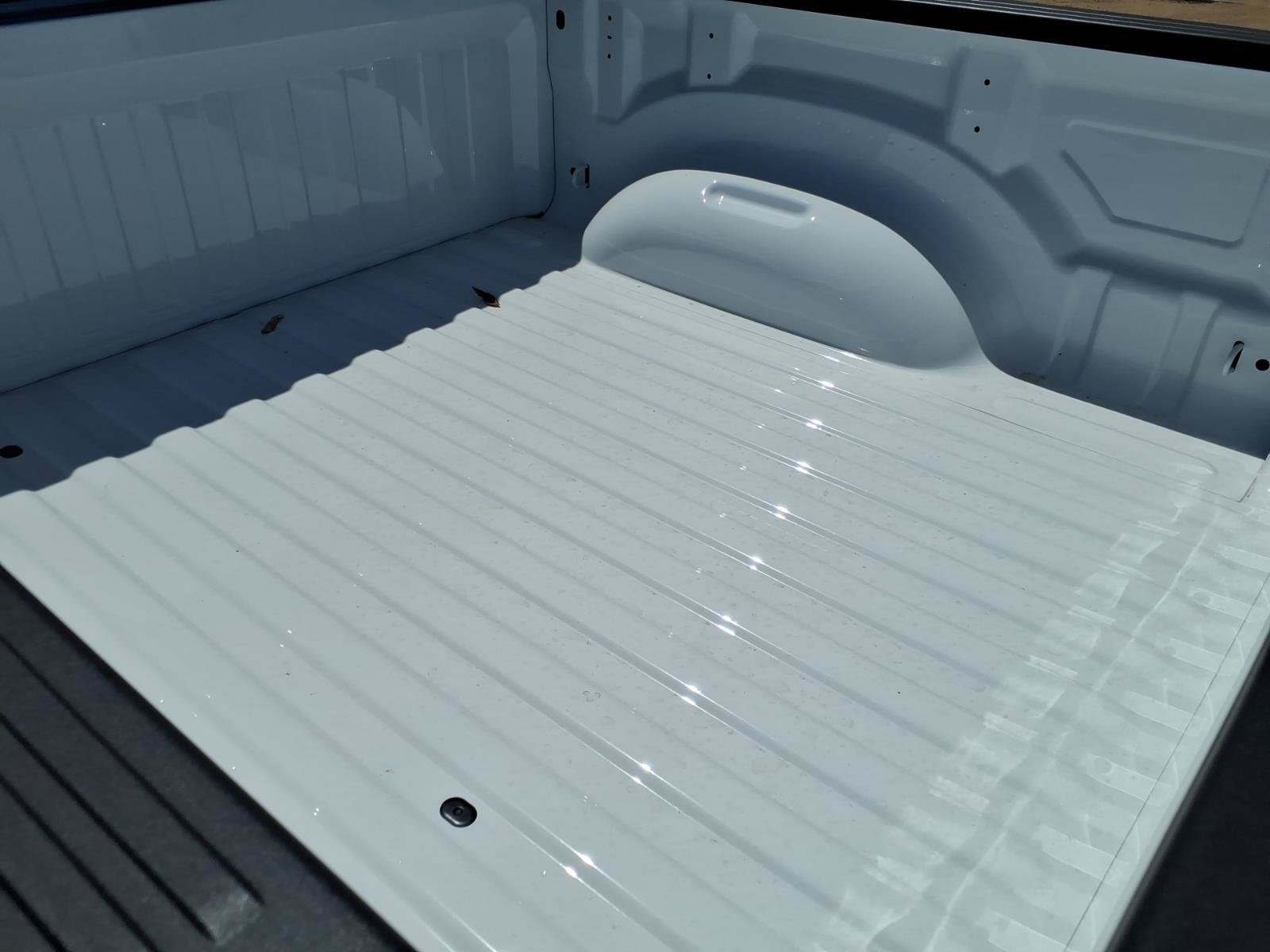 New 2026 Bright White Clear-Coat Exterior Paint RAM Big Horn image 5