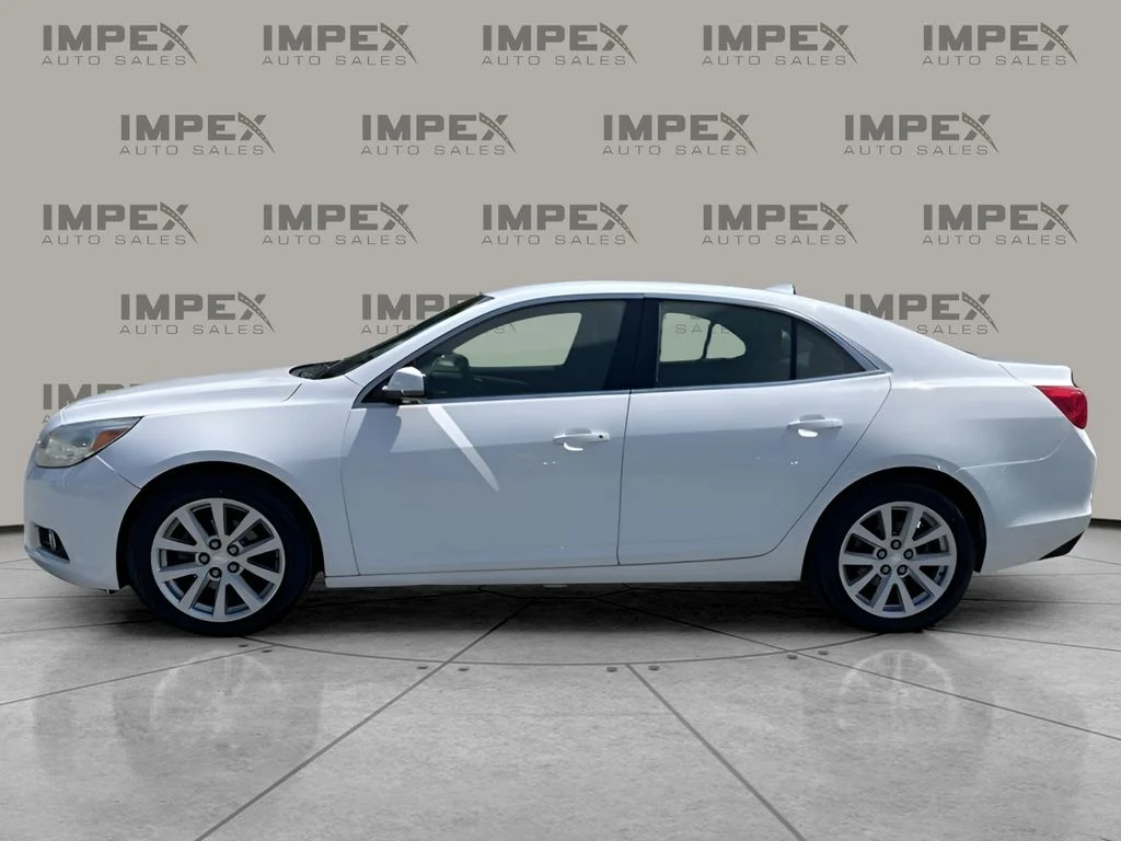 Used 2013 White Chevrolet LT image 2
