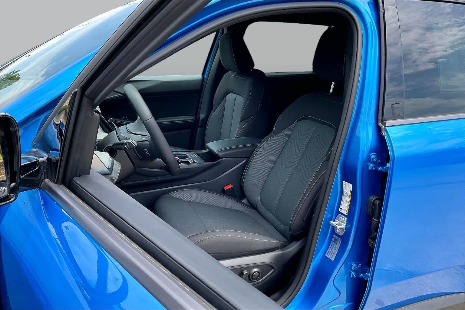New 2026 Hydro Blue Pearl-Coat Exterior Paint Jeep Laredo image 9