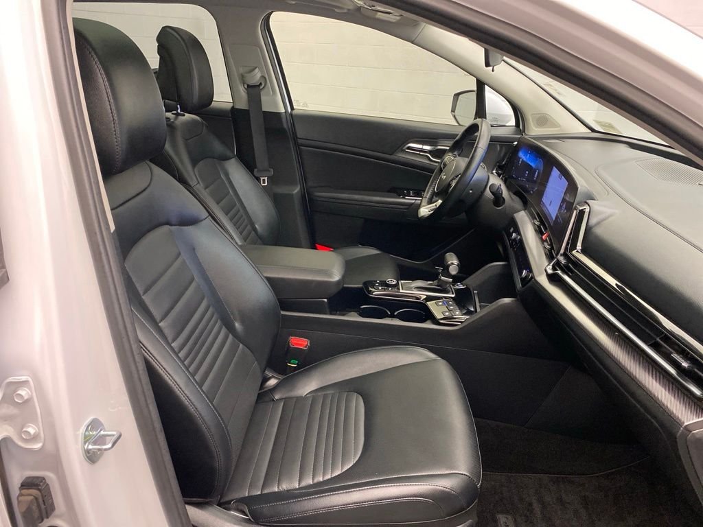 Used 2024 White Kia SX-Prestige image 24