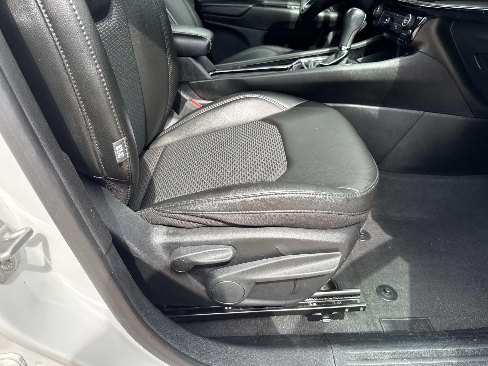 Used 2022 Bright White Clearcoat Jeep Altitude image 11