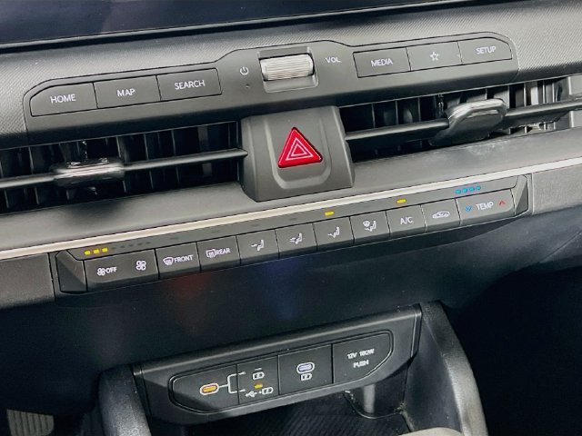 2025 Kia K4 LXS - Photo 19