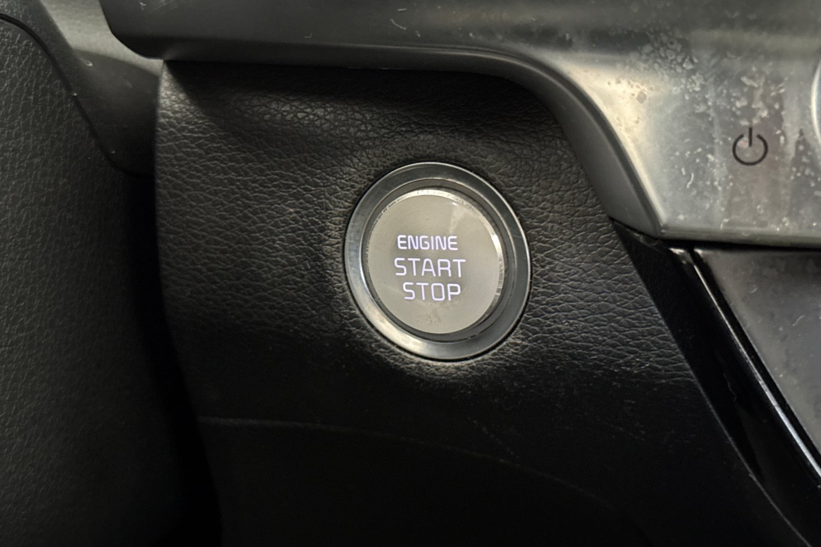 Used 2022 GRAY Kia LX image 22