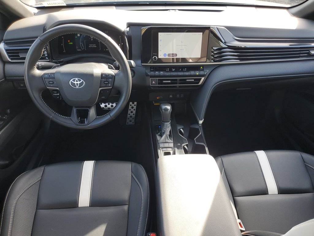 Used 2025  Toyota SE image 9