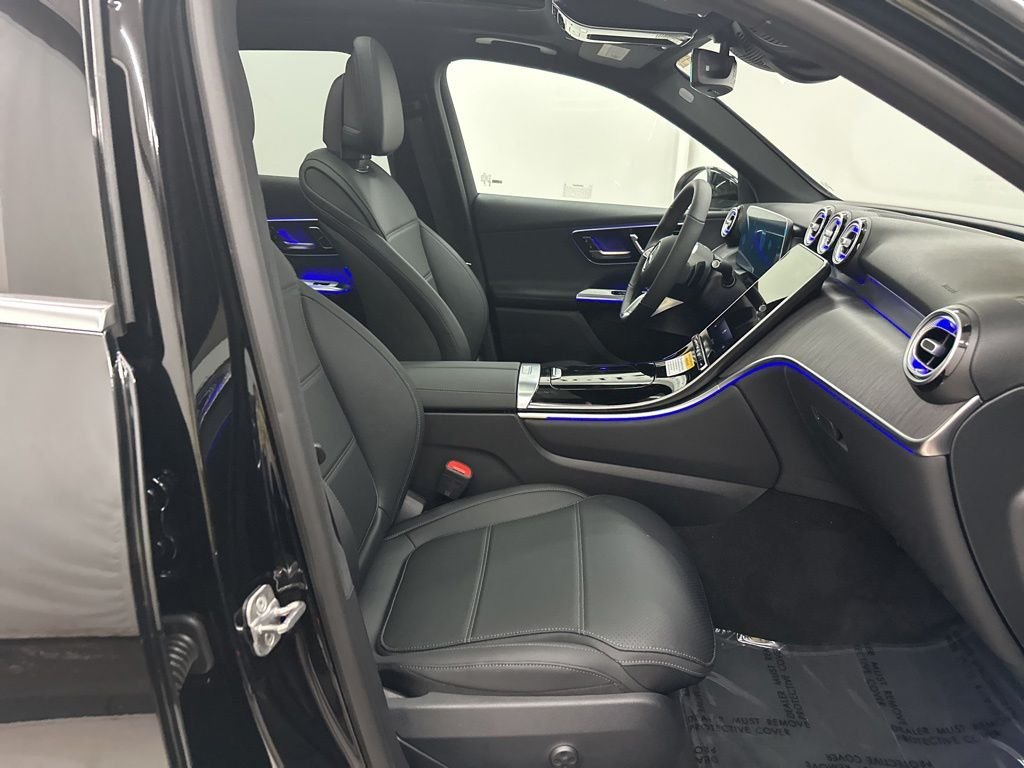New 2026 Black Mercedes-Benz GLC 300 image 27