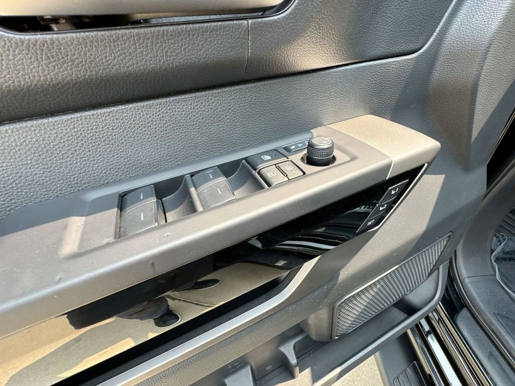 2025 Toyota Tundra Limited - Photo 22