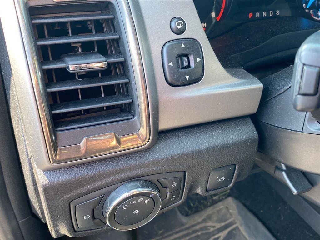 Used 2020 Shadow Black Ford XLT image 15